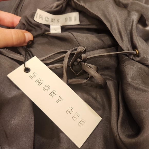 EMPRY BEE 100% Silk Imported size Large - Picture 8 of 10